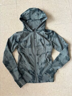 Lululemon Hoodie Womens 2 Green Camo Sweatshirt Jacket zips Casual Hiking Active